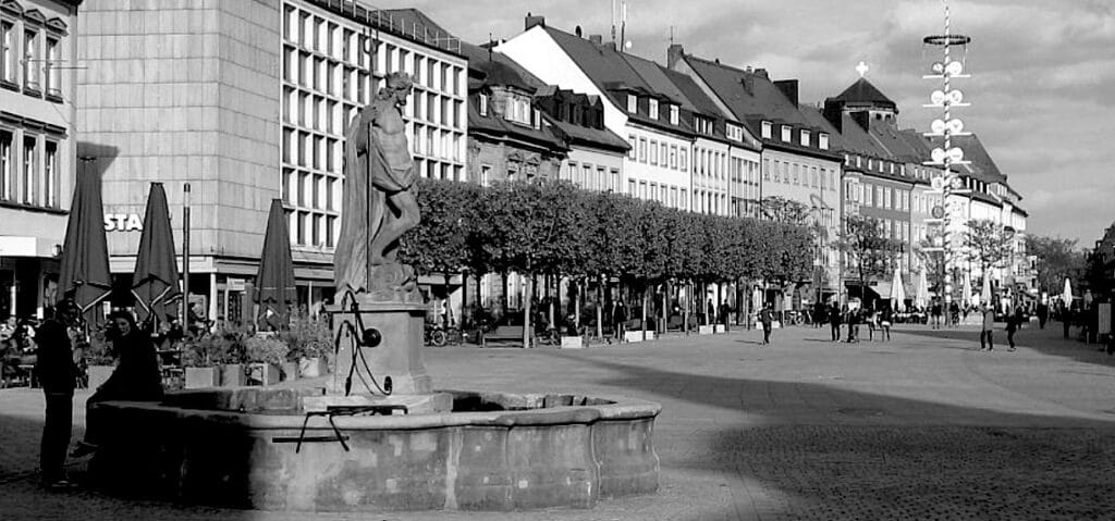 Das Bild zeigt den Marktplatz für den Wochenmarkt Bayreuth.
